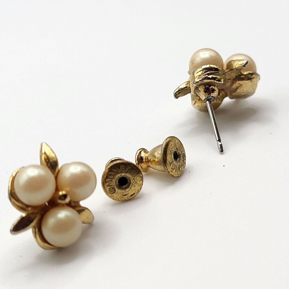 Vintage Monet Post Stud Earrings Triple Pearl and Gold Leaves .5 in - Picture 4 of 6